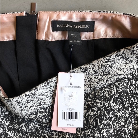 Banana Republic Mini Skirt - Picture 3 of 3